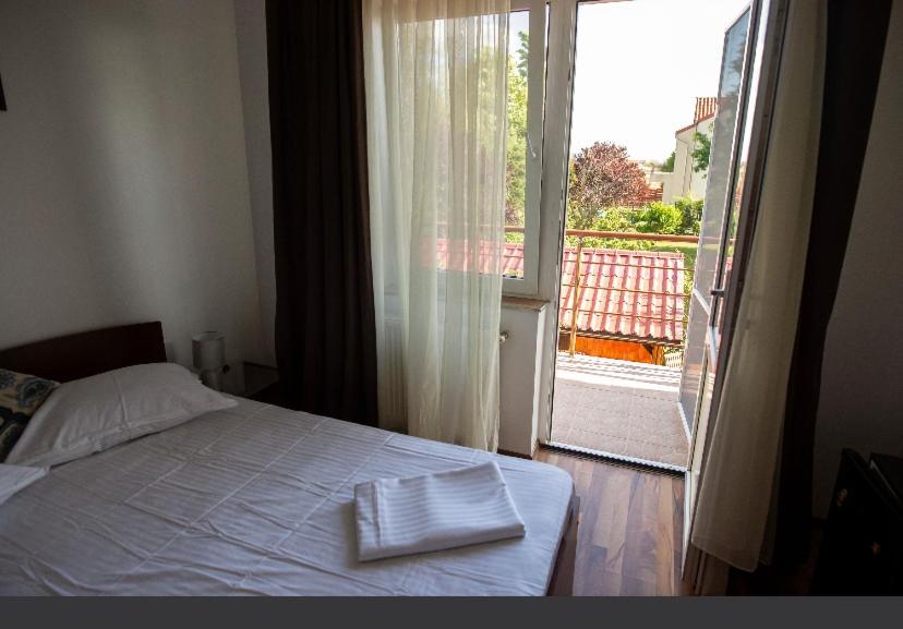 Hotel Vila Jean Bart à Mangalia Extérieur photo