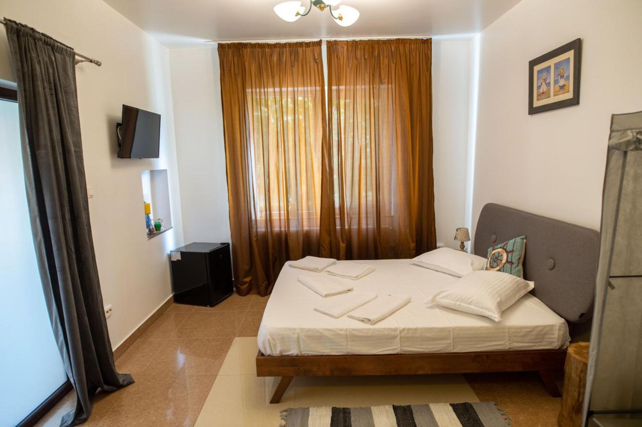 Hotel Vila Jean Bart à Mangalia Extérieur photo