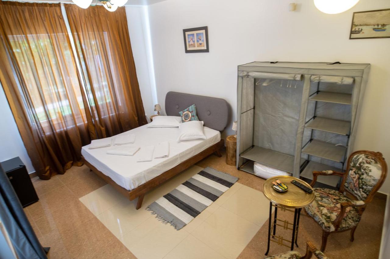Hotel Vila Jean Bart à Mangalia Extérieur photo