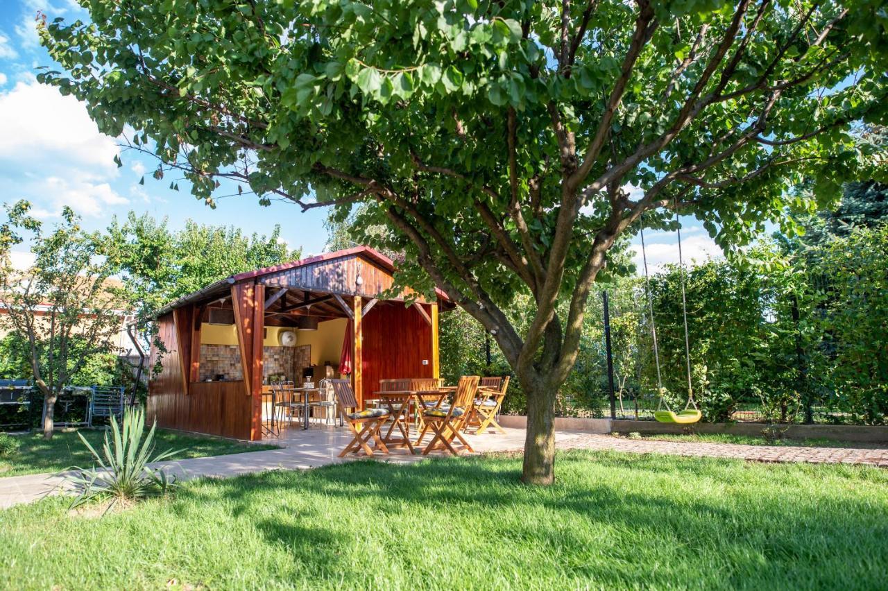 Hotel Vila Jean Bart à Mangalia Extérieur photo